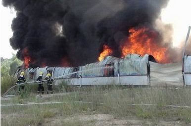 消防車救援現(xiàn)場(chǎng)