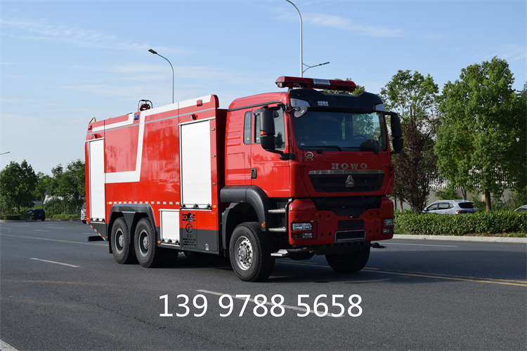 豪沃6*6越野水罐消防車(18噸)